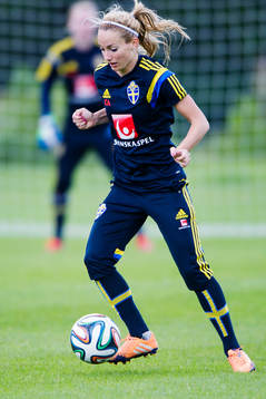 Sveriges Kosovare Asllani