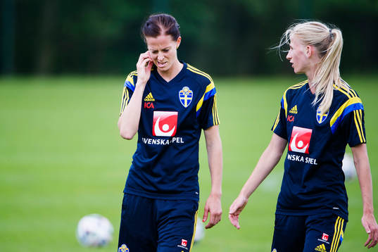 Sveriges Lotta Schelin och Sofia Jakobsson