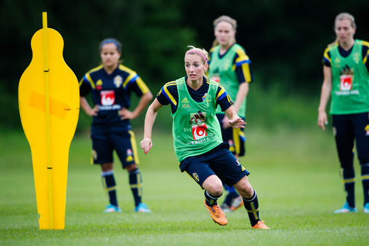 Sveriges Kosovare Asllani