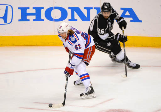 New York Rangers Carl Hagelin gets away from Los Angeles