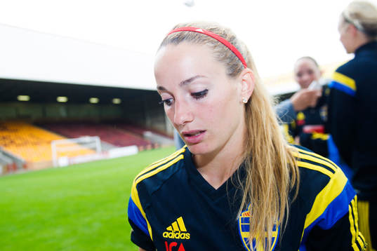Sveriges Kosovare Asllani