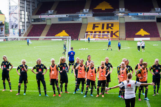 Sveriges spelare samlas på Fir Park