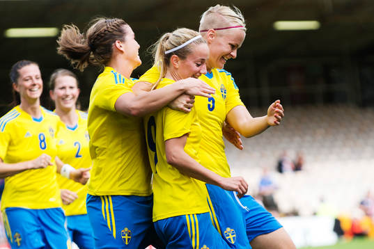Sveriges spelare jublar