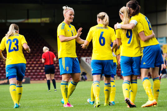Sveriges Nilla Fischer jublar