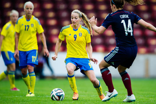 Sveriges Kosovare Asllani