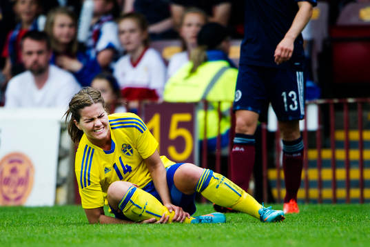 Sveriges Hanna Folkesson har ont