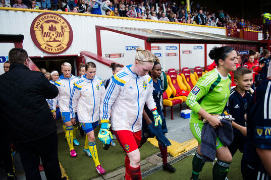 Sveriges målvakt Hedvig Lindahl, Emma Berglund  och Nilla