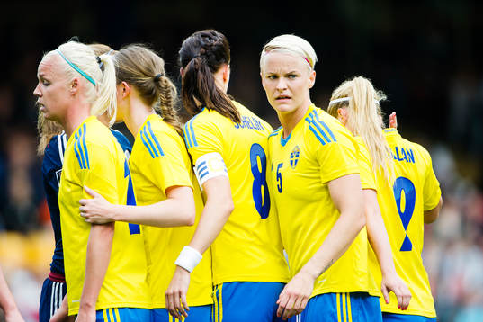 Sveriges Caroline Seger och Nilla Fischer står beredda