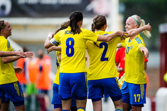 Sveriges spelare jublar