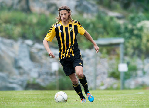 IFK Hässleholms Linus Karlsson i matchen i division 3