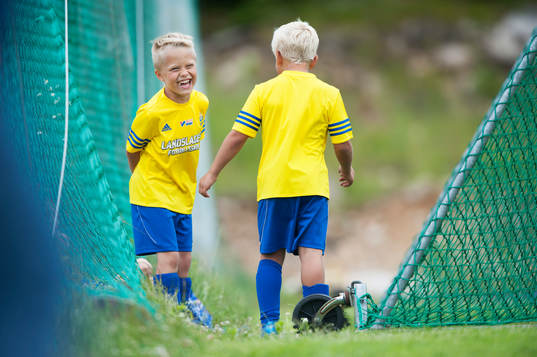 Bollkallar i matchen i division 3 mellan Saxemara och IFK
