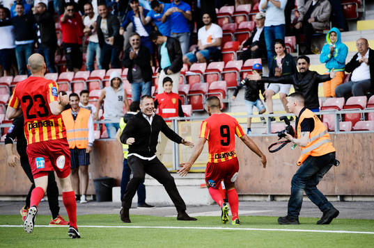 Syrianskas spelare och tränare Zvezdan Milosevic  jublar