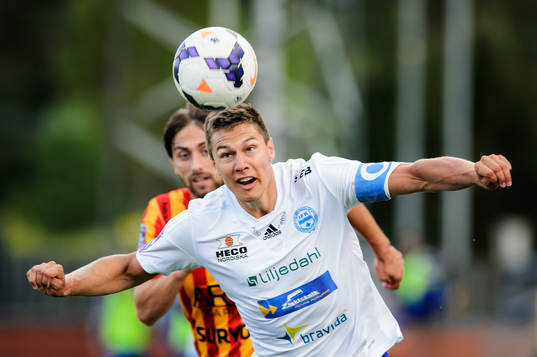 Bläddra bland fler bilder av Fotboll, Superettan, Syrianska-Värnamo