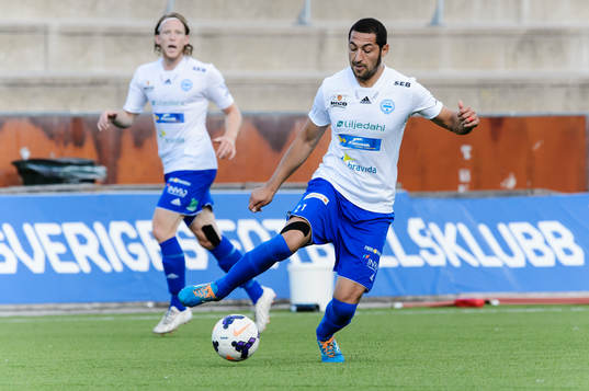Värnamos Herve Tchami och i bakgrunden syns David