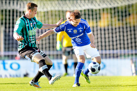 Varbergs Robert Bagger jagar Sundsvalls Kevin Walker