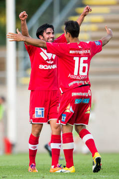 Assyriskas Alexander Nilsson och Danilo De Souza jublar