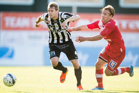 Landskronas Martin Rudolfsson och Assyriskas Christopher