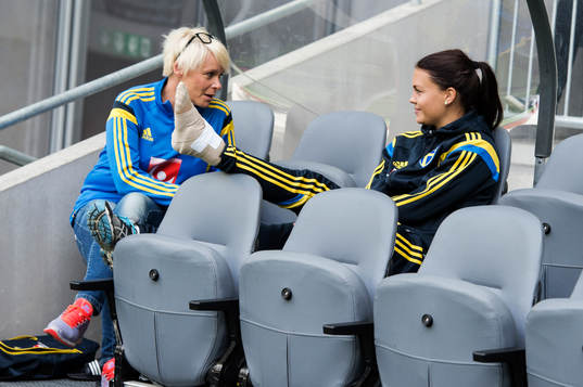 Sveriges inspiratör Mia Törnblom och skadade Emilia