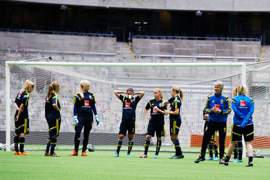 Sveriges Kosovare Asllani, Lisa Dahlkvist, målvakt Malin