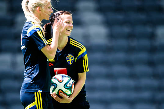 Sveriges Sofia Jakobsson och Lotta Schelin