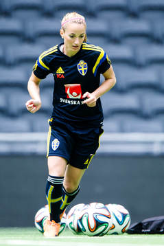 Sveriges Kosovare Asllani