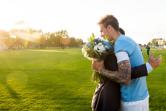 Malmö FFs sportchef Daniel Andersson kramar om Pontus