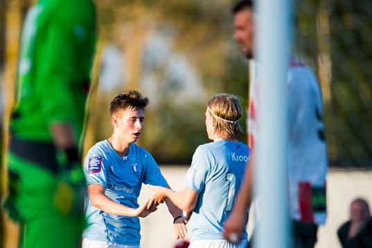 Malmö FFs Petar Petrovic jublar med Simon Kroon
