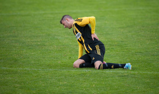Ryggskadad spelare i matchen i division 3 mellan IFK