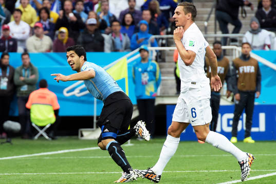 Uruguays Luis Suarez jublar