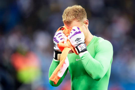 Englands målvakt Joe Hart gråter