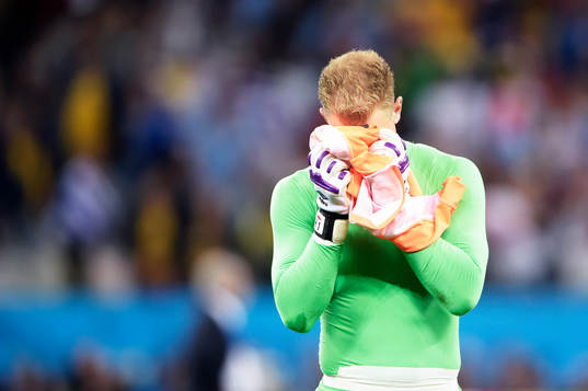 Englands målvakt Joe Hart gråter