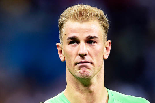 Englands målvakt Joe Hart gråter
