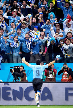 Uruguays Luis Suarez jublar