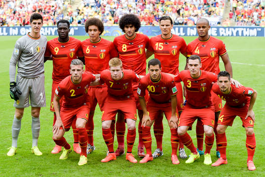 Belgiens startelva, övre raden från vänster, målvakt