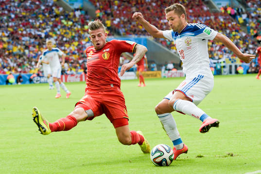 Rysslands Victor Fayzulin och Belgiens Toby Alderweireld
