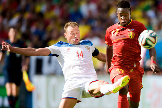 Rysslands Vasily Berezutskiy och Belgiens Divock Origi