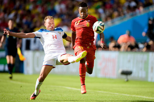 Rysslands Vasily Berezutskiy och Belgiens Divock Origi