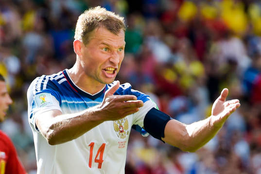 Rysslands Vasily Berezutskiy är arg