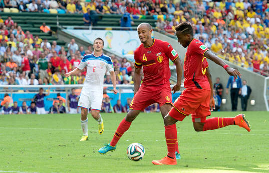 Belgiens Divock Origi gör 1-0 målet