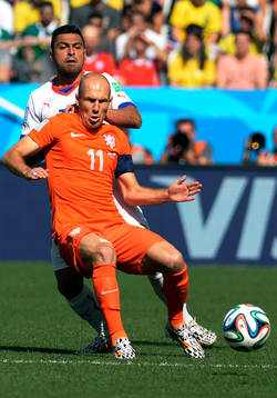 SAO PAULO, BRASIL - JUNIO 18: Arjen Robben de Holanda y
