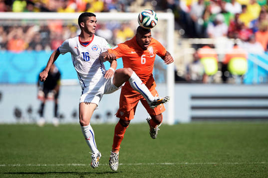Chiles Felipe Gutierrez och Hollands Nigel de Jong
