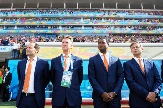 Hollands förbundskapten Louis van Gaal och assisterande