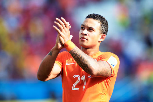 Hollands Memphis Depay jublar
