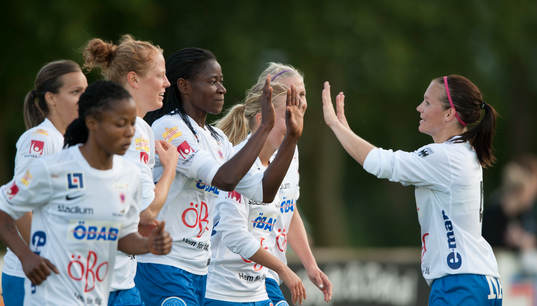Örebros Sarah Michael har gjort 0-2 i matchen i