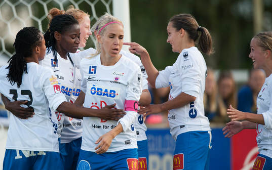 Örebros Sarah Michael har gjort 0-2 i matchen i