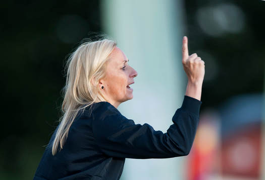Kristianstads tränare Elisabet Gunnarsdottir i matchen i