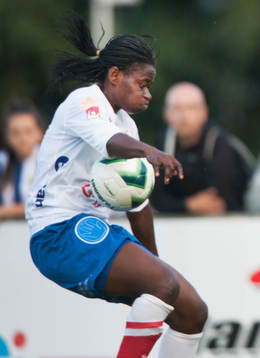 Örebros  Sarah Michael i matchen i damallsvenskan mellan