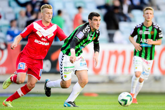 GAIS Bobby Warshaw jagas av Assyriskas Jens Jacobsson