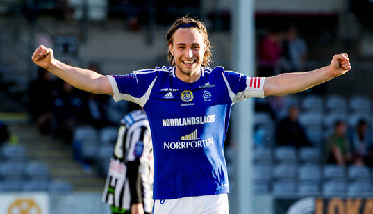 GIF Sundsvalls Kevin Walker jublar