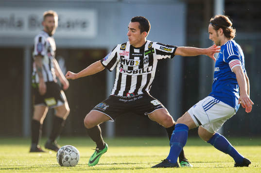 Landskronas Paul Torres och GIF Sundsvalls Kevin Walker